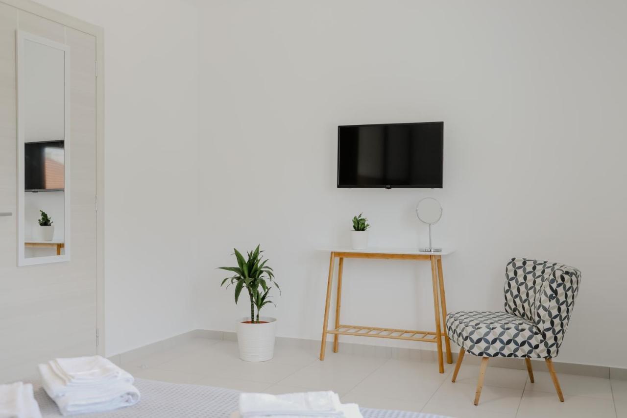 Apartament The Olive House Néa Péramos Zewnętrze zdjęcie
